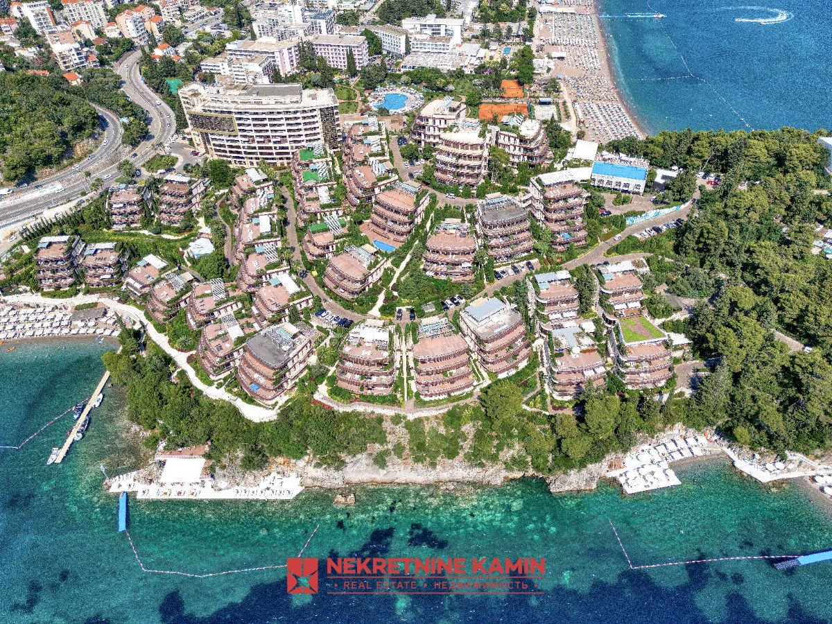 Dvosoban stan 134m2 u kompleksu Dukley Gardens, Budva